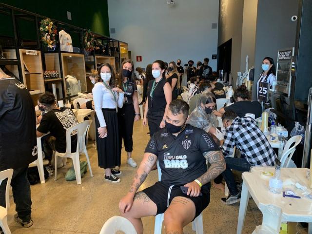 世界杯手机直播平台-瞧这福利！巴甲球队夺冠 球迷可以免费文身！