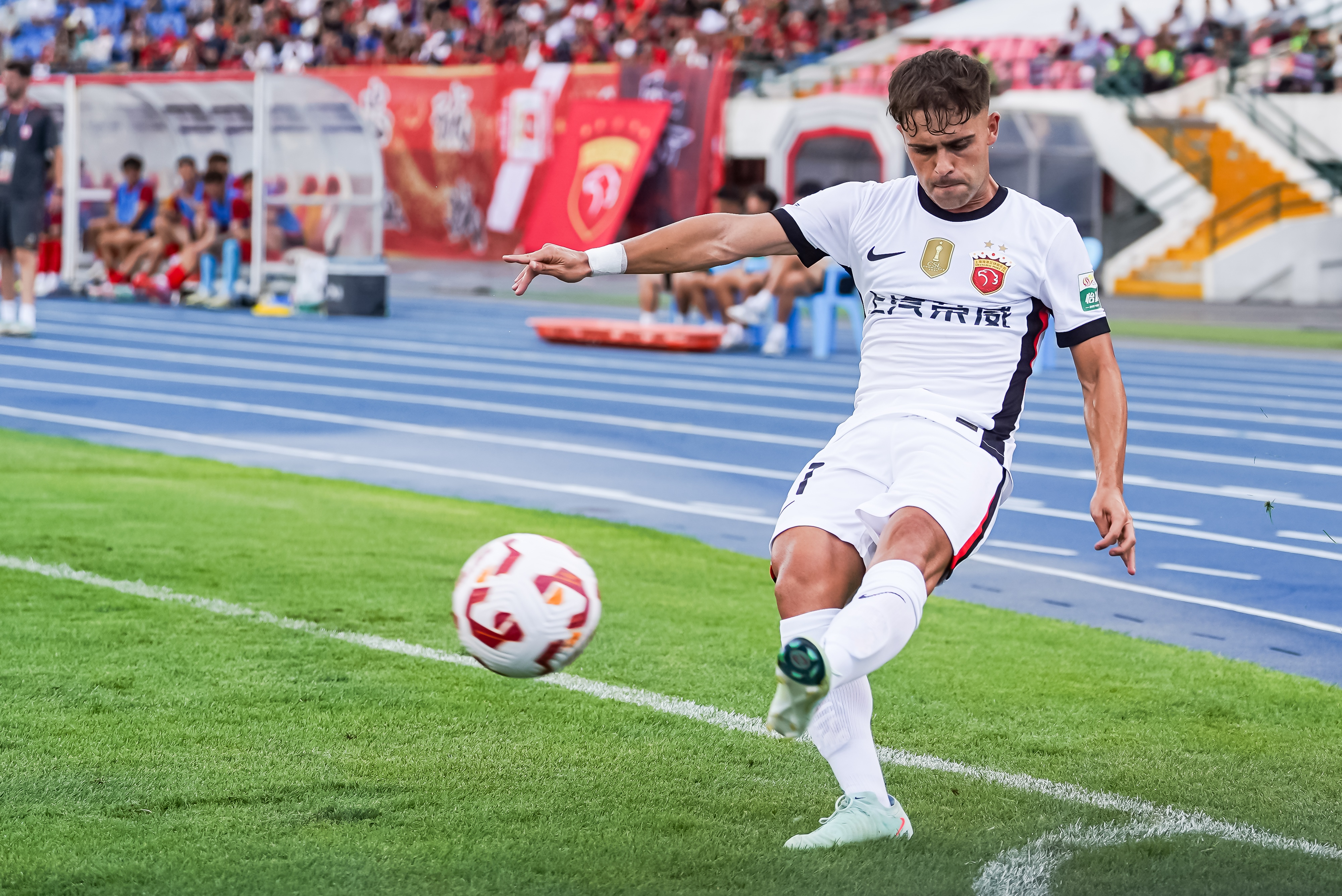 世界杯手机直播平台-记者：不明白梅伦多被换为啥有那么大争议，关键问题中场引援不行