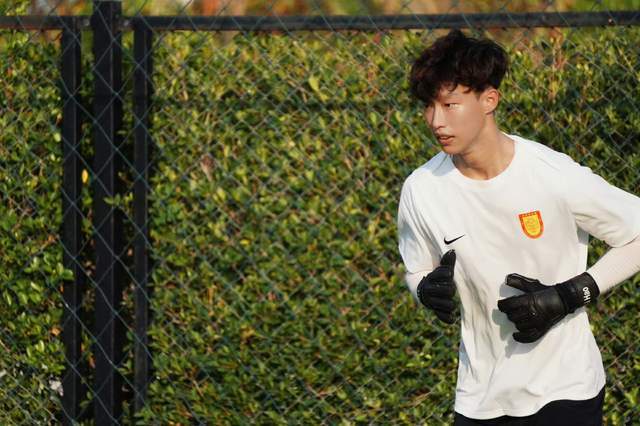 世界杯赛事观看指南-重庆超值引援，姚浩洋转会费700万 迪马塔非射手 给向余望当僚机