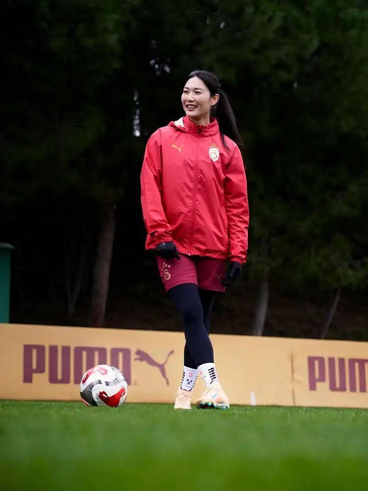 世界杯手机直播平台-为参加亚洲杯，杨莉娜再踏留洋路