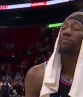 好兄弟打你怎么了？恩比德&amp;热巴赛后热聊掐喉 前者：我根本没犯规